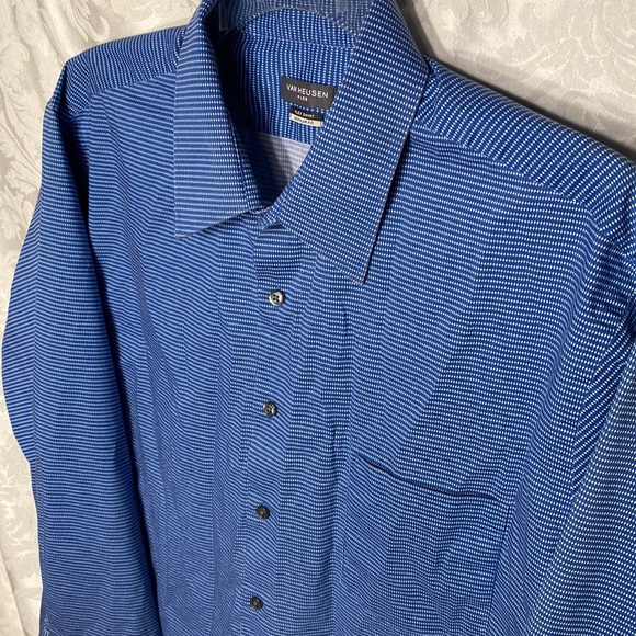 Van Heusen Other - Van Heusen flex men’s dress shirt long sleeve button down blue white 17.5 32 33